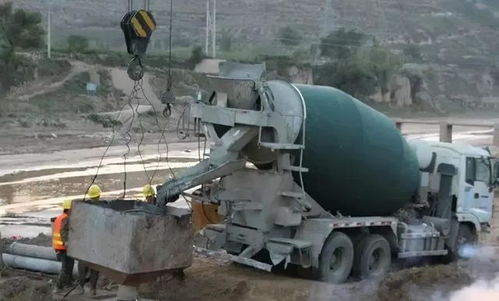 不能向混凝土里 加水 的真正原因,看完再也不随意的加水了